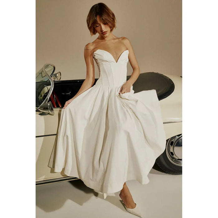 Cómo Estilizar el Vestido Tomara Que Caiga Escote V Zara